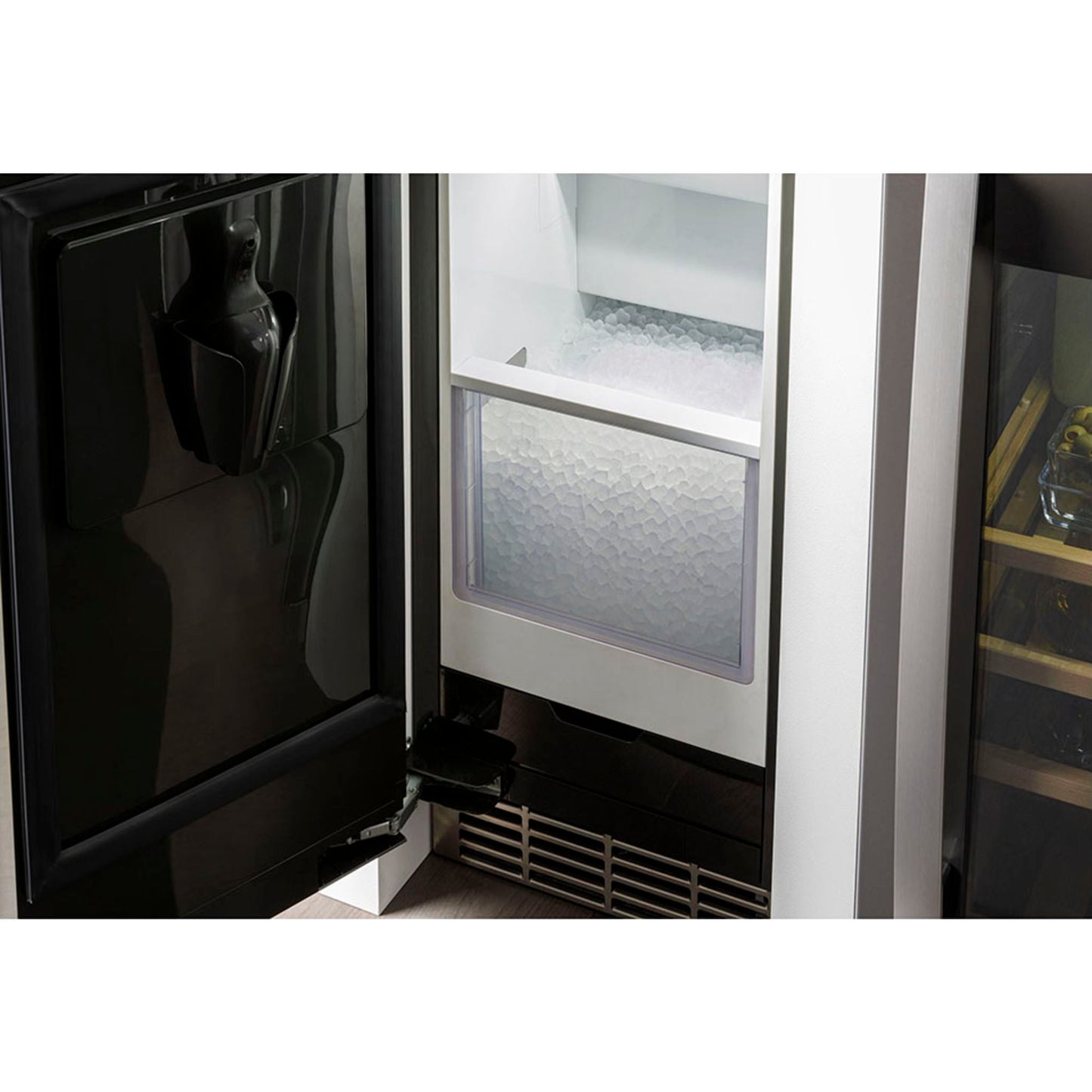 Monogram 15-Inch Ice Maker Panel Ready - UNC15NPRII